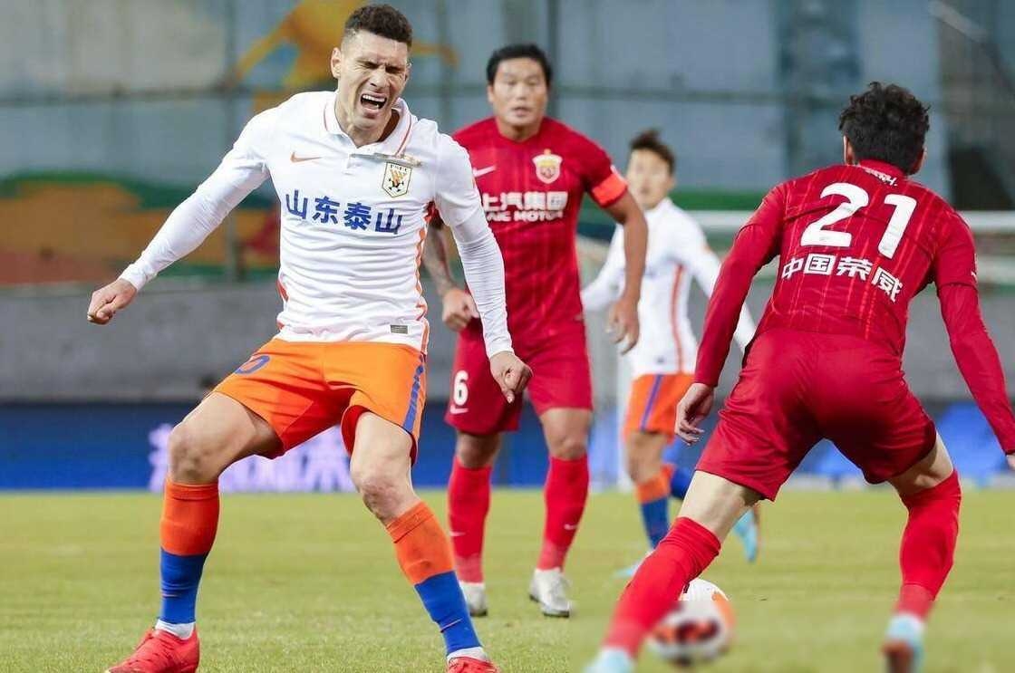 关于上海上港连续三场不败，实力稳固，球队士气高涨的信息